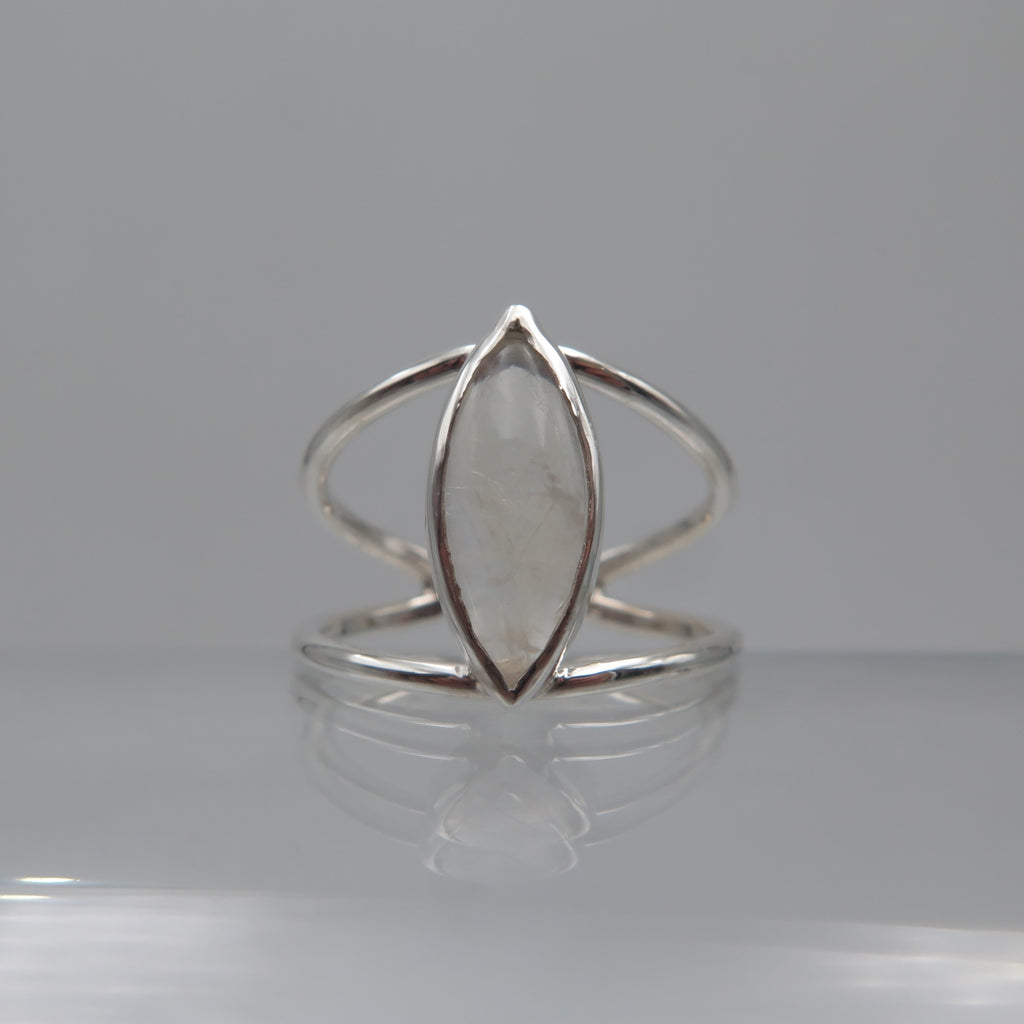 Elegant Eye Silver Ring in Moonstone - Alkisti Jewelry