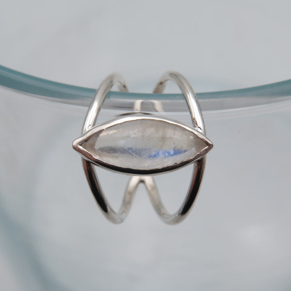 Elegant Eye Silver Ring in Moonstone - Alkisti Jewelry