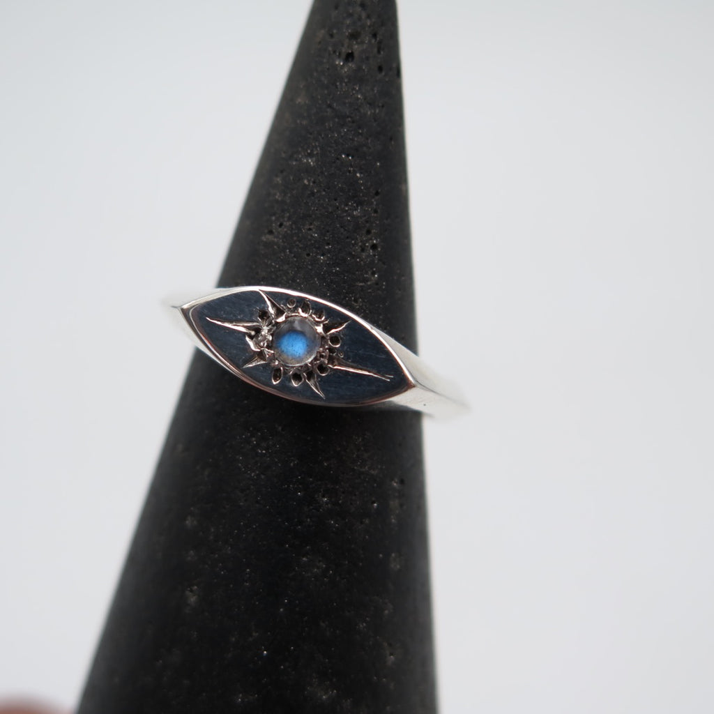 Sparkling Eye Silver Signet Ring - Alkisti Jewelry