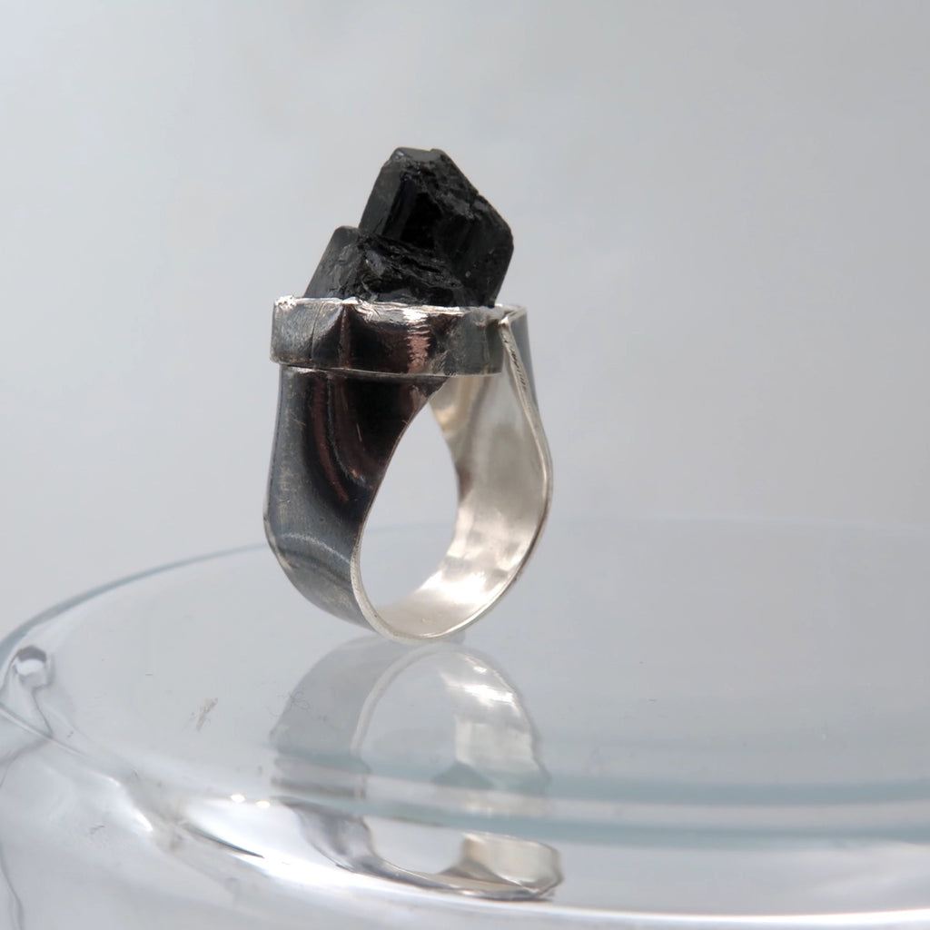 Monolith Silver ring in Black Tourmaline - Alkisti Jewelry