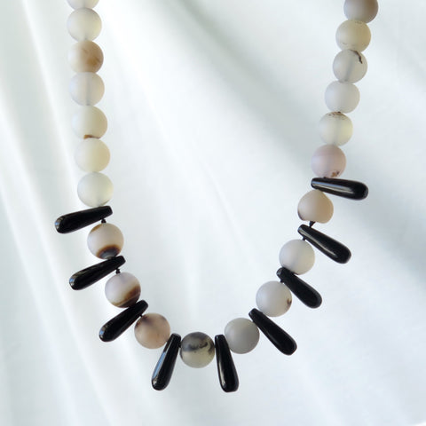 Beaded necklace Agate & Onyx