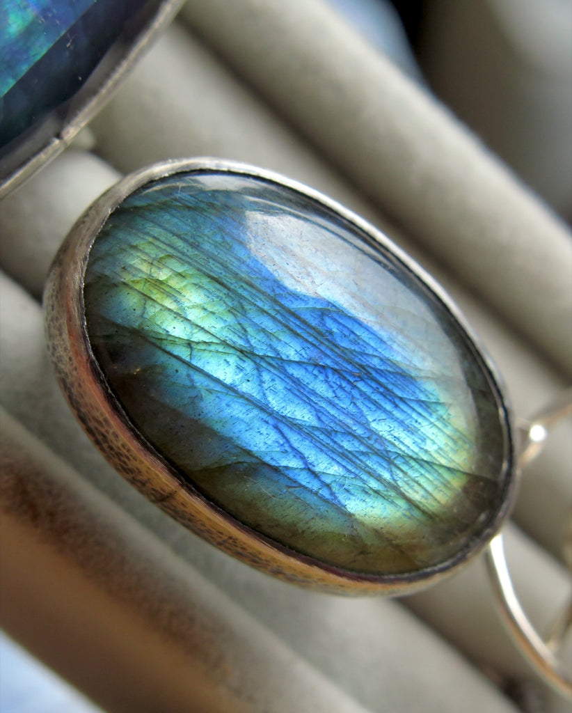 Mystical N2 Labradorite ring