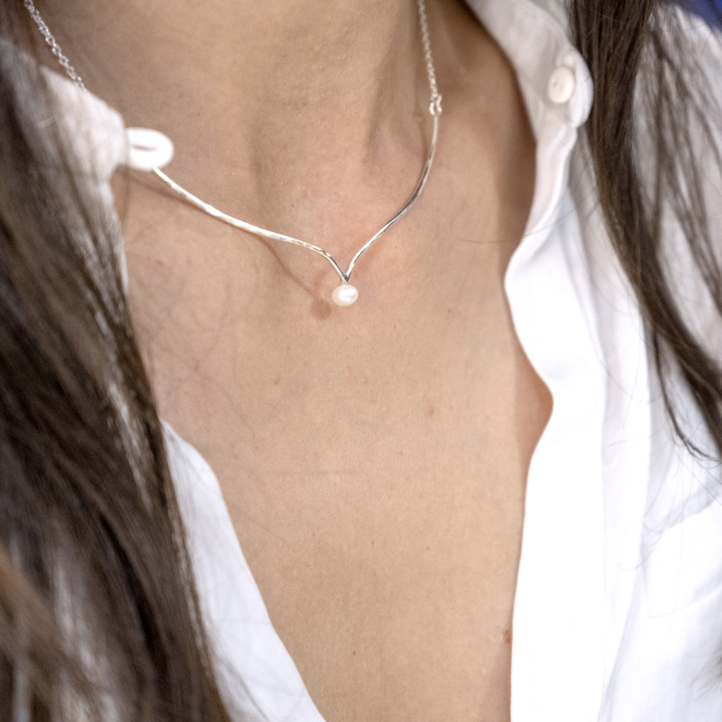 Flying Pearl Necklace in Silver & Pearl - Alkisti Jewelry