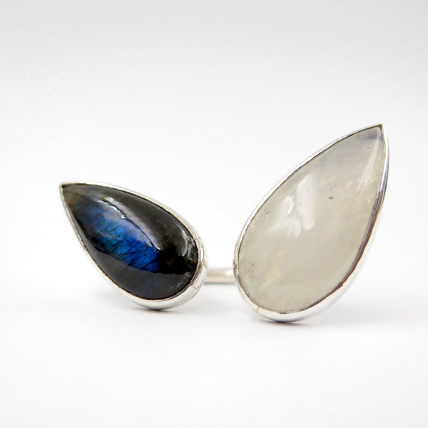 Wings Ring in Labradorite & Moonstone - Alkisti Jewelry