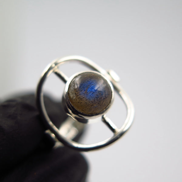 Warrior Ring in Labradorite - Alkisti Jewelry