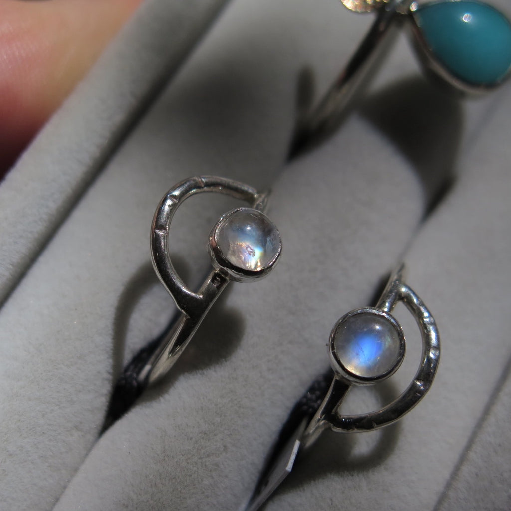 Sunrise Ring in Moonstone - Alkisti Jewelry