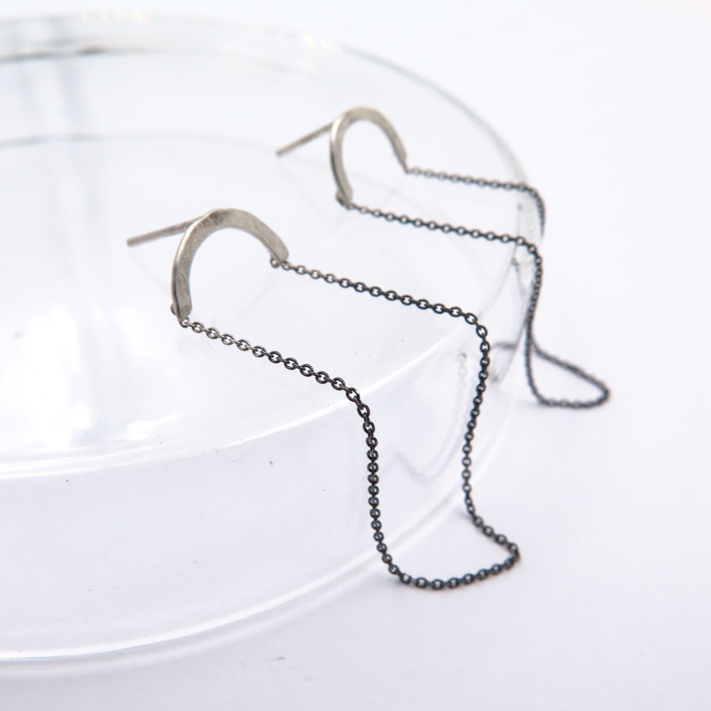 Dark Chain Fine Studs in 14K Gold - Alkisti Jewelry