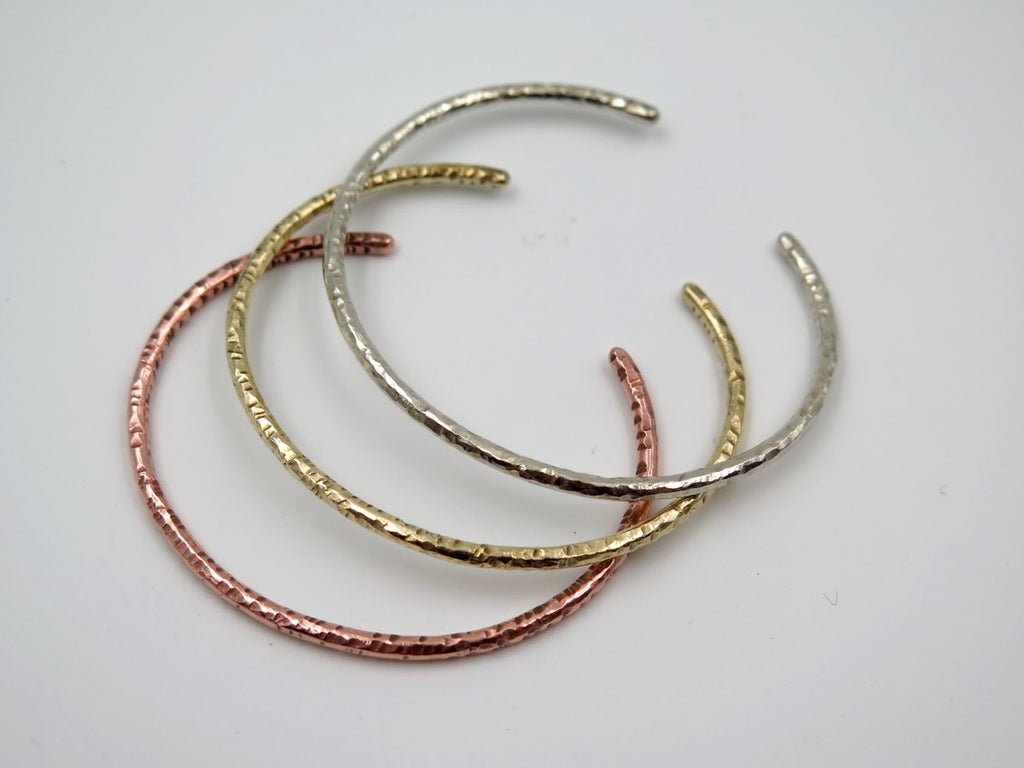 Hammered Simple Bangle in Bronze/Copper/Silver - Alkisti Jewelry