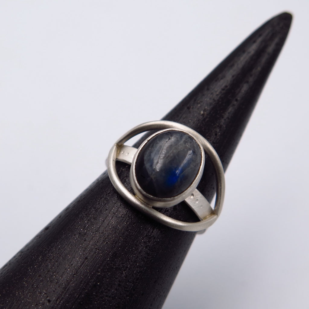 Eye Warrior Ring in Labradorite - Alkisti Jewelry