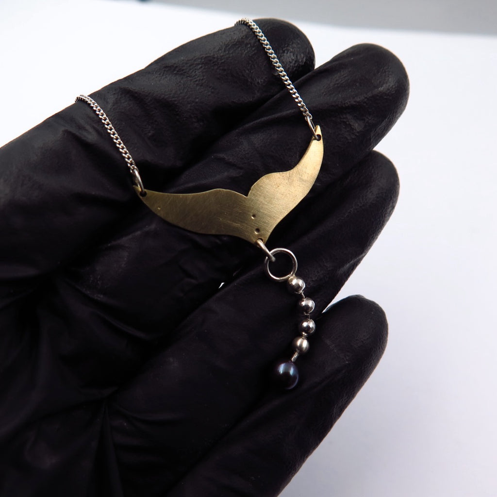 Fish Tail Necklace in Bronze/Silver & Pearl - Alkisti Jewelry