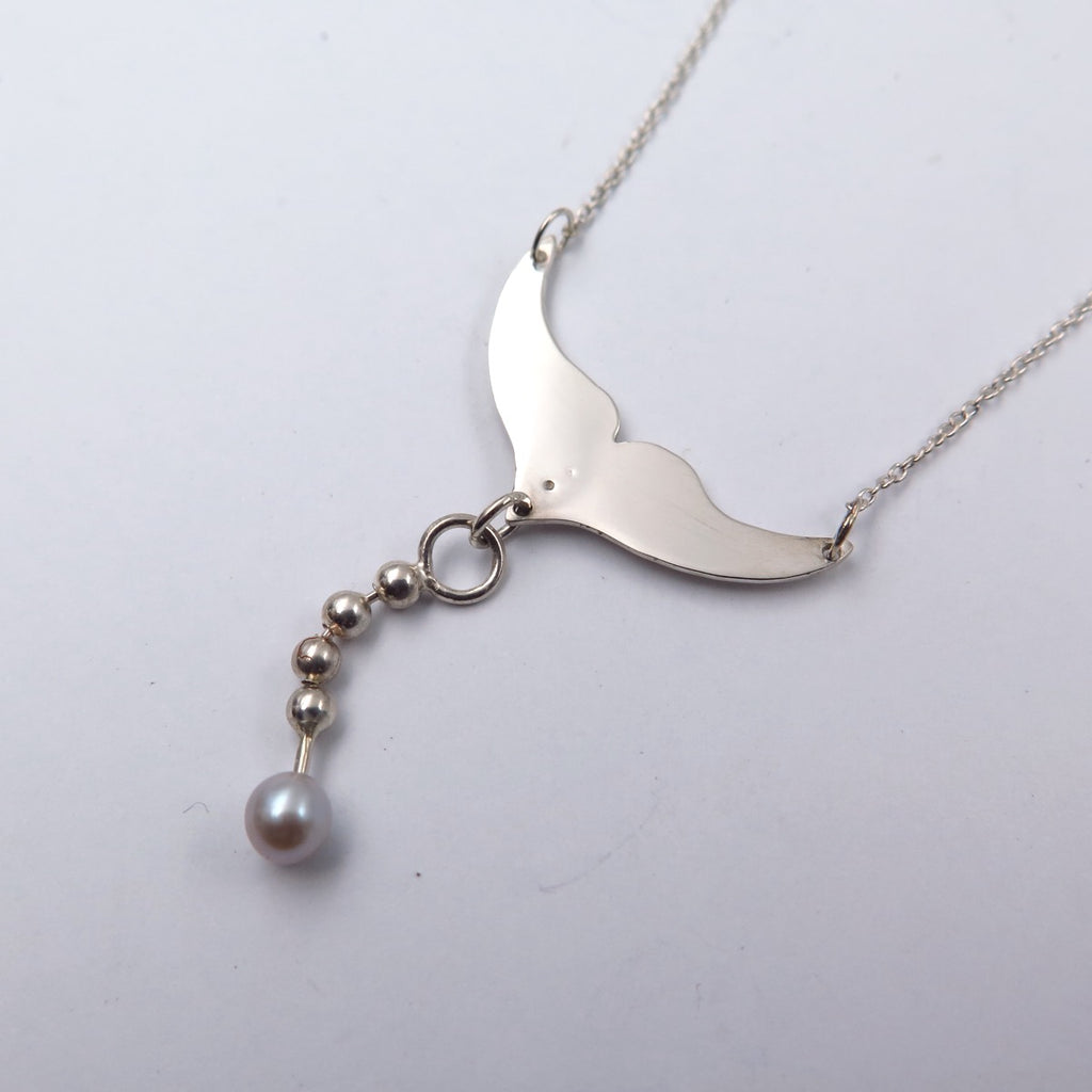 Fish Tail Necklace in Bronze/Silver & Pearl - Alkisti Jewelry