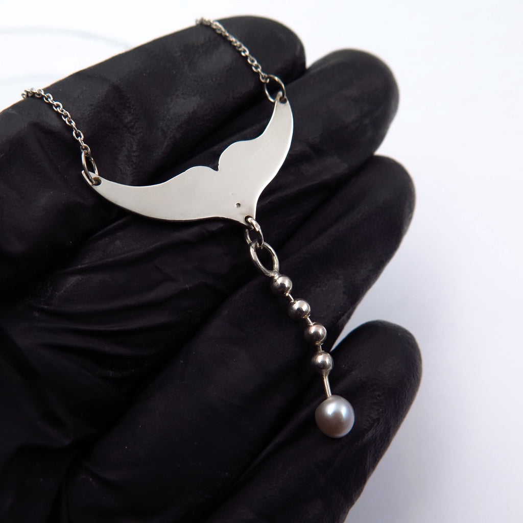 Fish Tail Necklace in Bronze/Silver & Pearl - Alkisti Jewelry