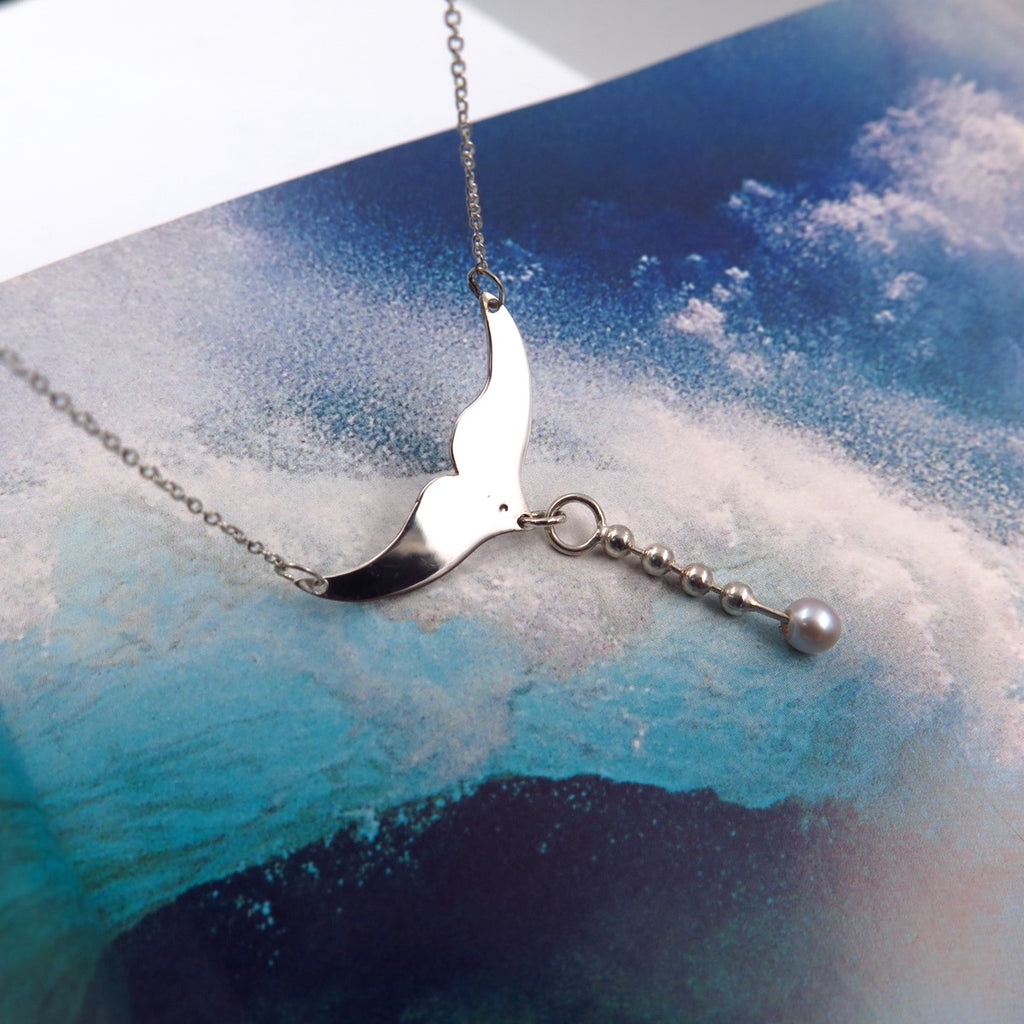 Fish Tail Necklace in Bronze/Silver & Pearl - Alkisti Jewelry