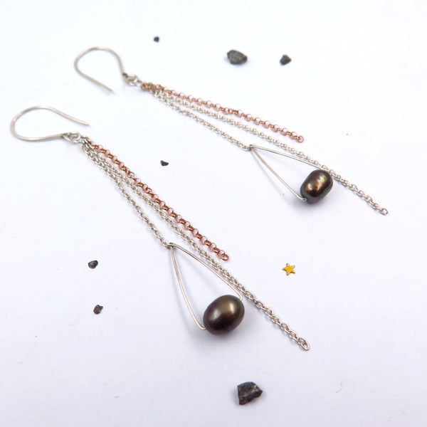 Pearl and Chain long Earrings - Alkisti Jewelry
