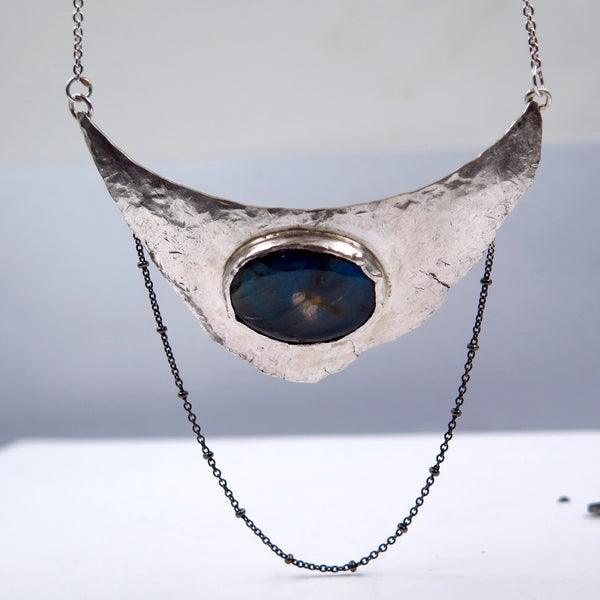 Rough Love Choker in Recycled Silver & Labradorite - Alkisti Jewelry