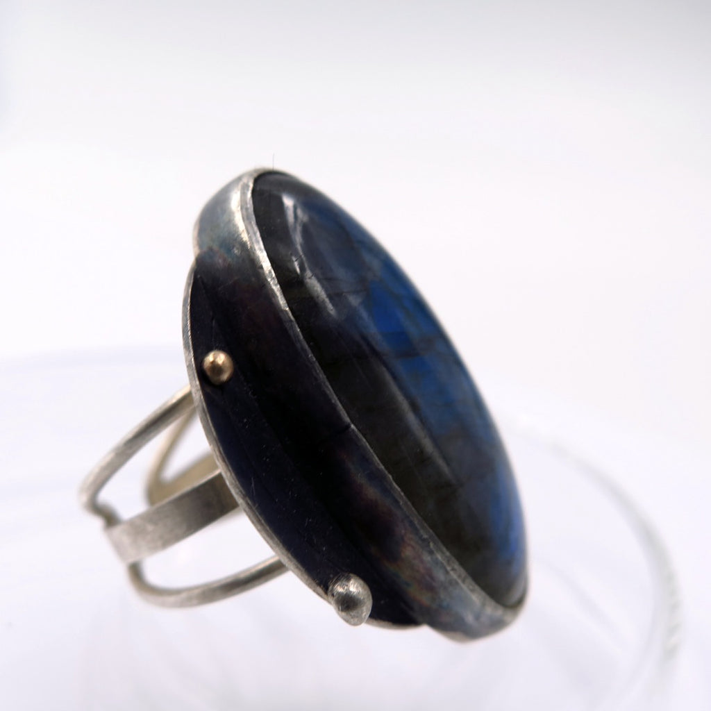 Andromeda Fine Ring in Labradorite - Alkisti Jewelry
