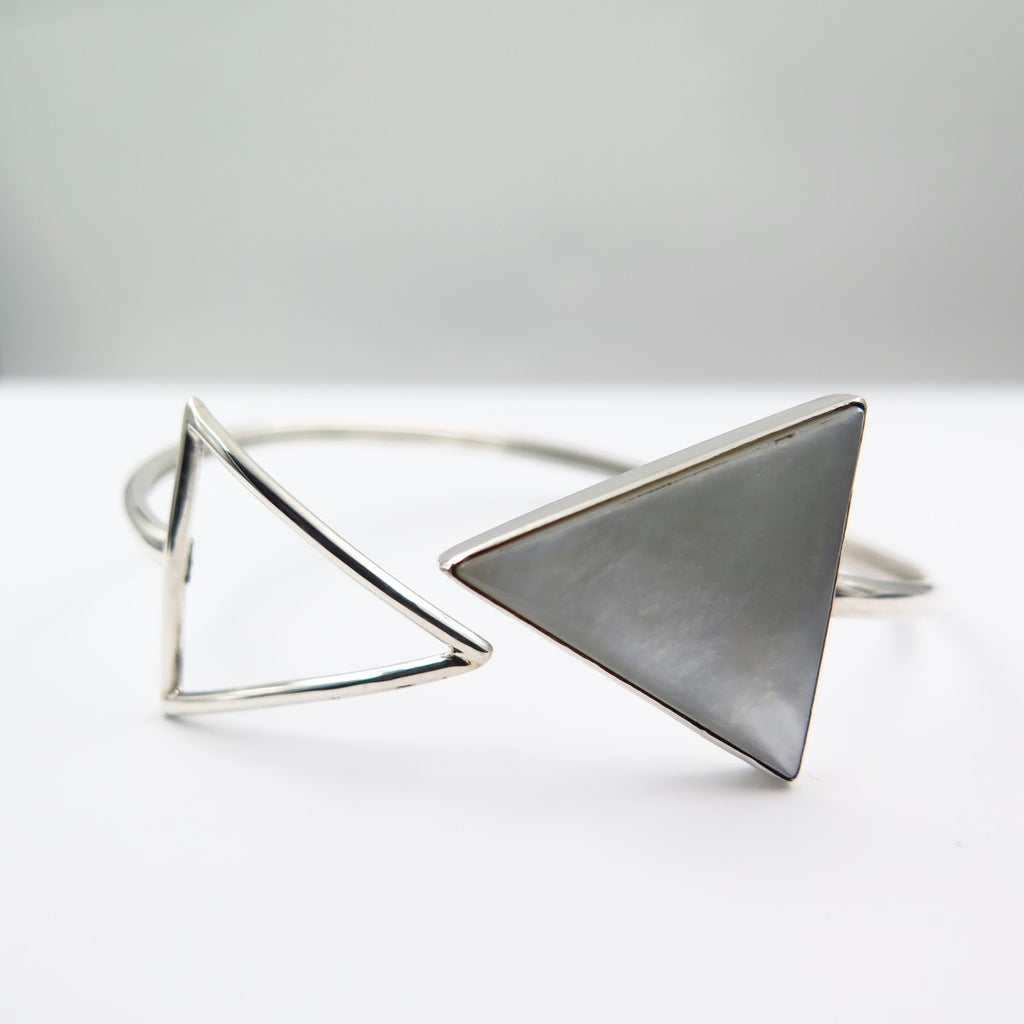 Arrow Bracelet in Mother of Pearl - Alkisti Jewelry