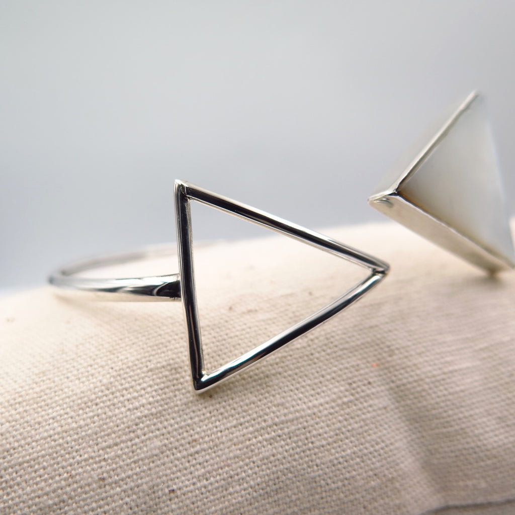 Arrow Bracelet in Mother of Pearl - Alkisti Jewelry