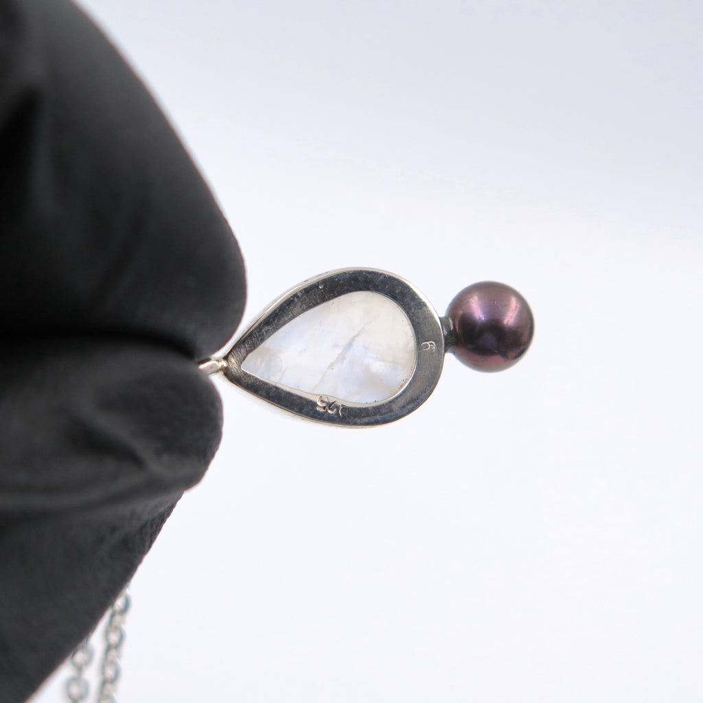Aura Pendant in Moonstone & black pearl - Alkisti Jewelry