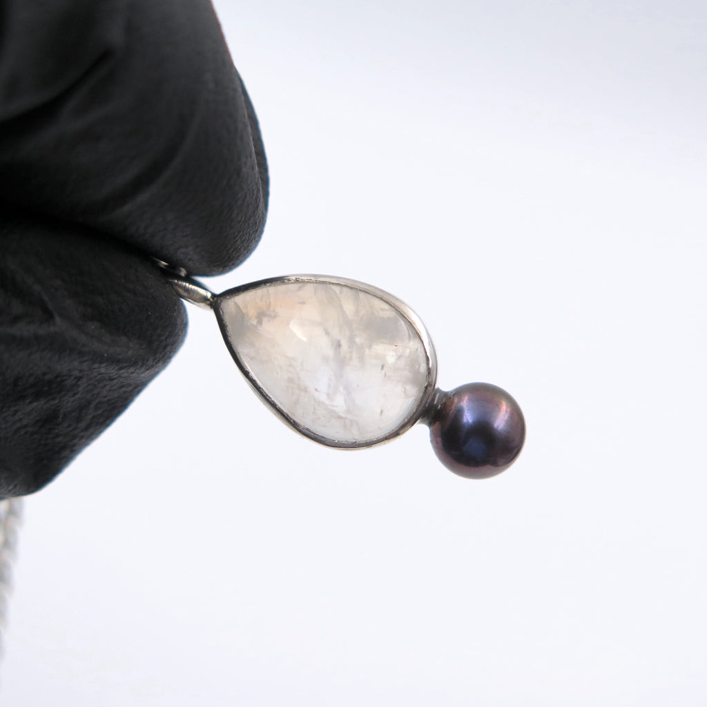 Aura Pendant in Moonstone & black pearl - Alkisti Jewelry