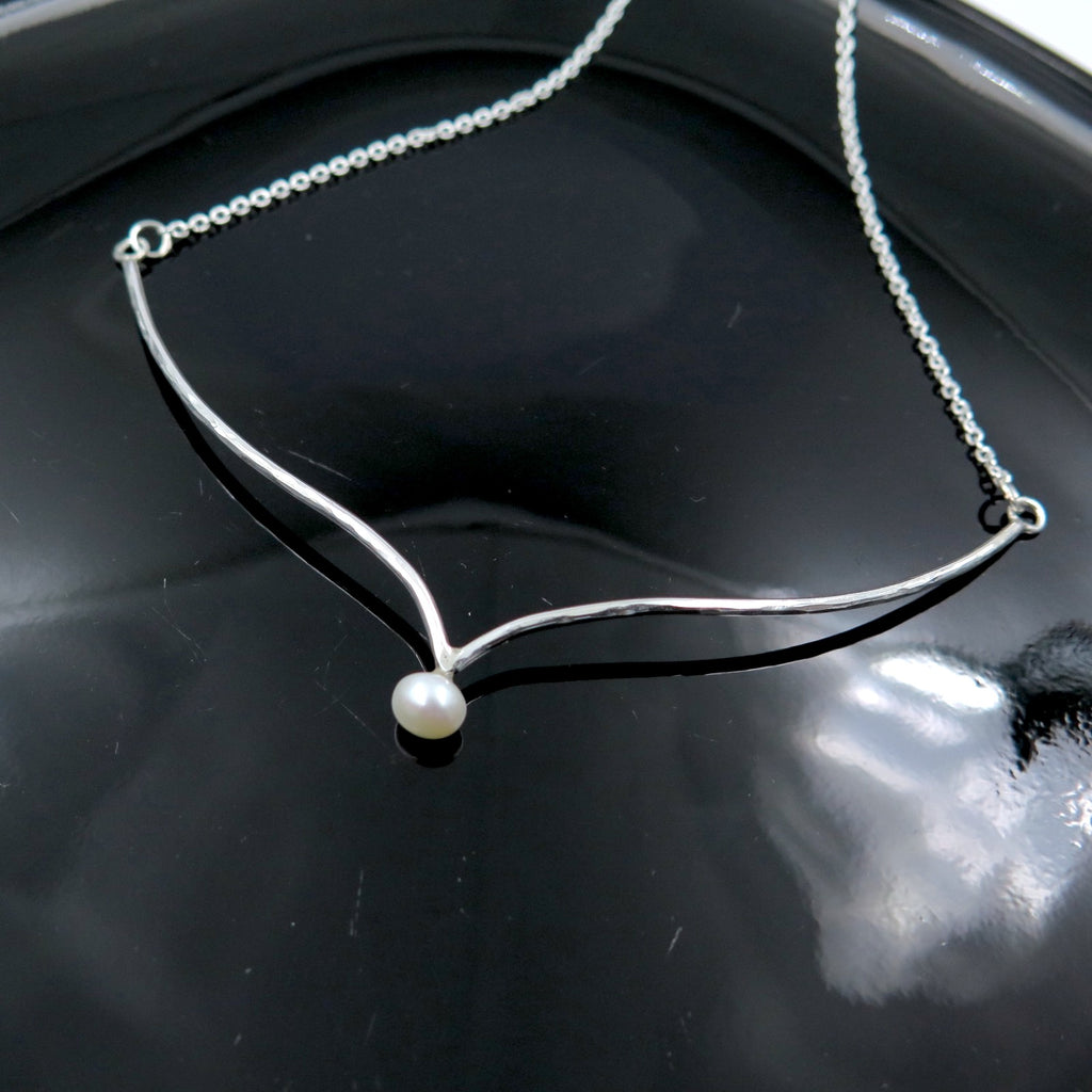 Flying Pearl Necklace in Silver & Pearl - Alkisti Jewelry