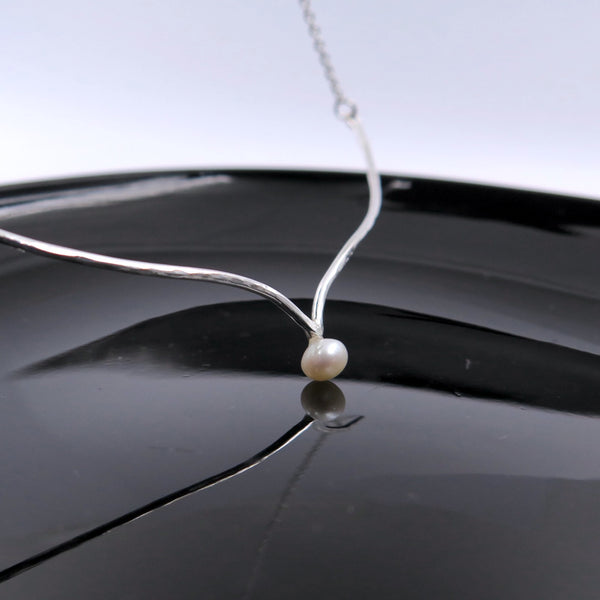 Flying Pearl Necklace in Silver & Pearl - Alkisti Jewelry
