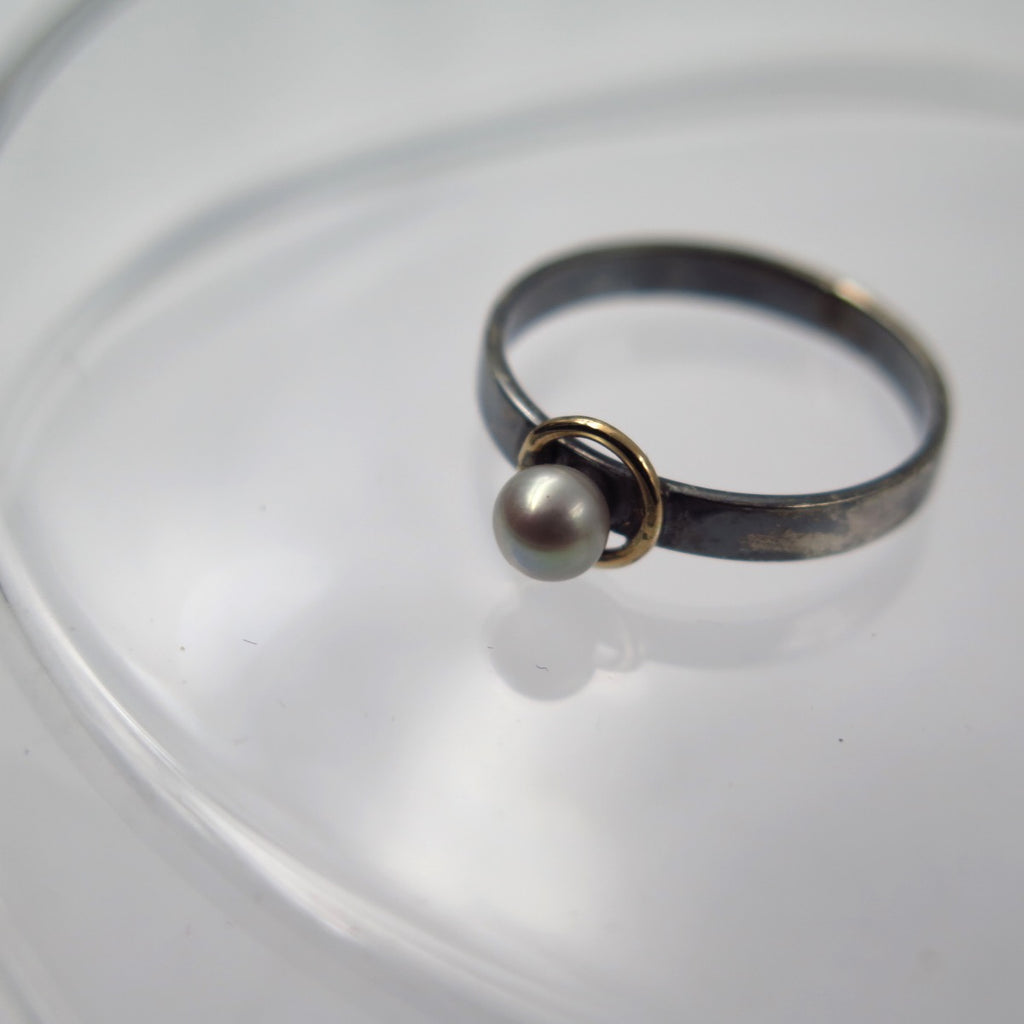 Classic Ring in Pearl & 14K Gold - Alkisti Jewelry
