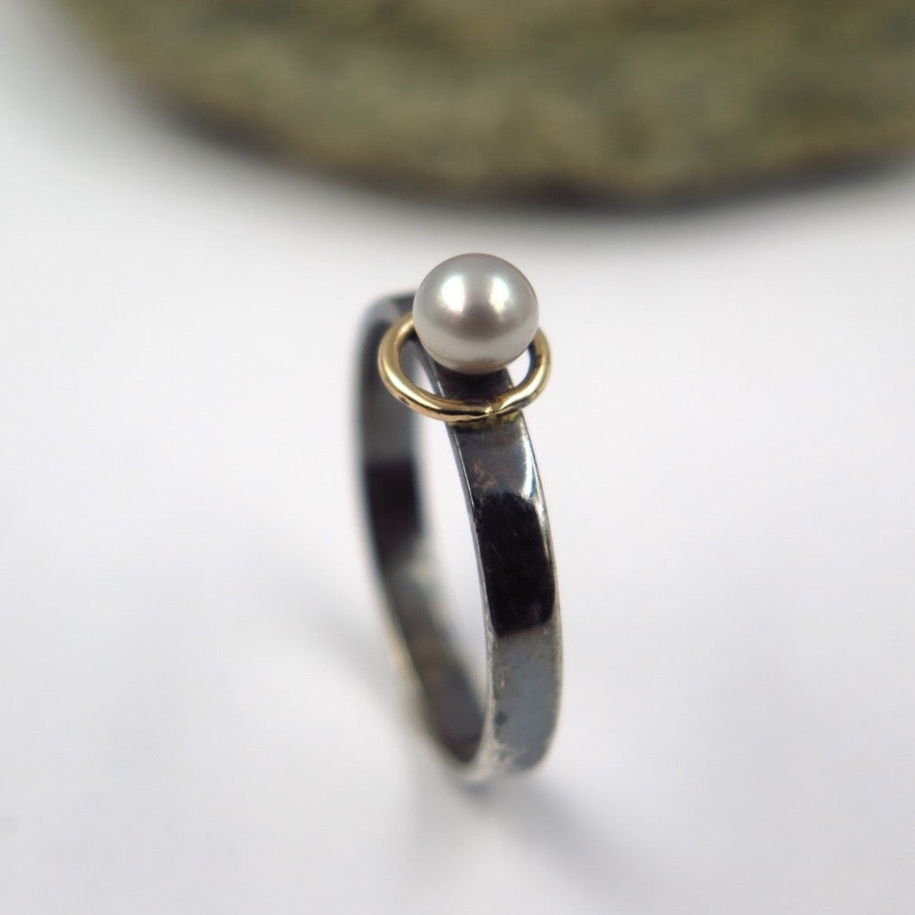 Classic Ring in Pearl & 14K Gold - Alkisti Jewelry