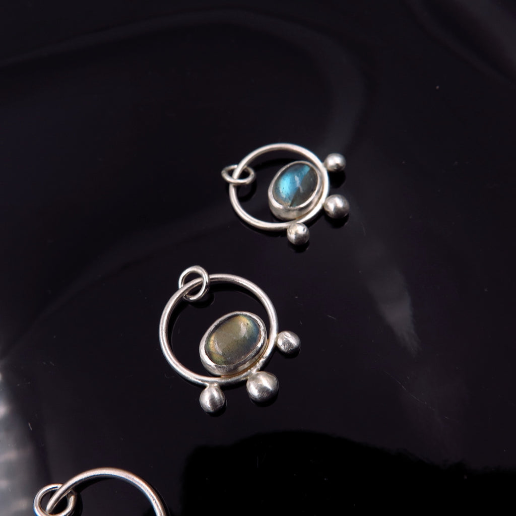 Tripodo Pendant in Labradorite/ Lapis - Alkisti Jewelry