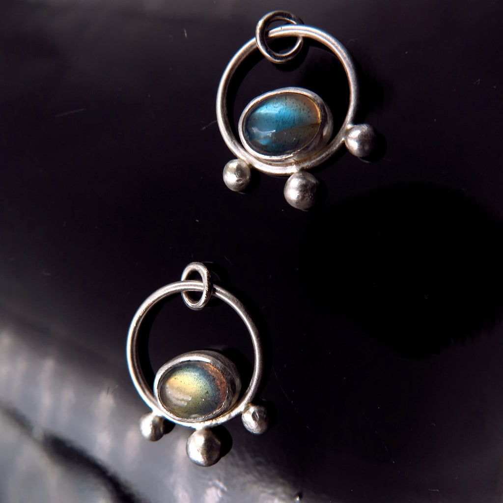 Tripodo Pendant in Labradorite/ Lapis - Alkisti Jewelry